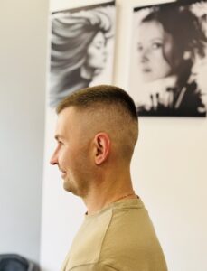 Profil klienta po strzyżeniu męskim w salonie Ameliia w Szczecinie